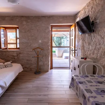 Diran Biograd na Moru