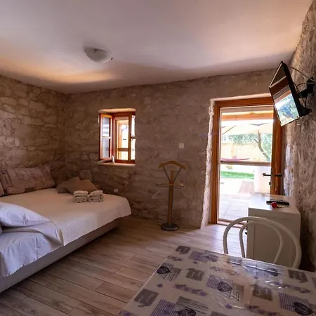 Diran Apartment